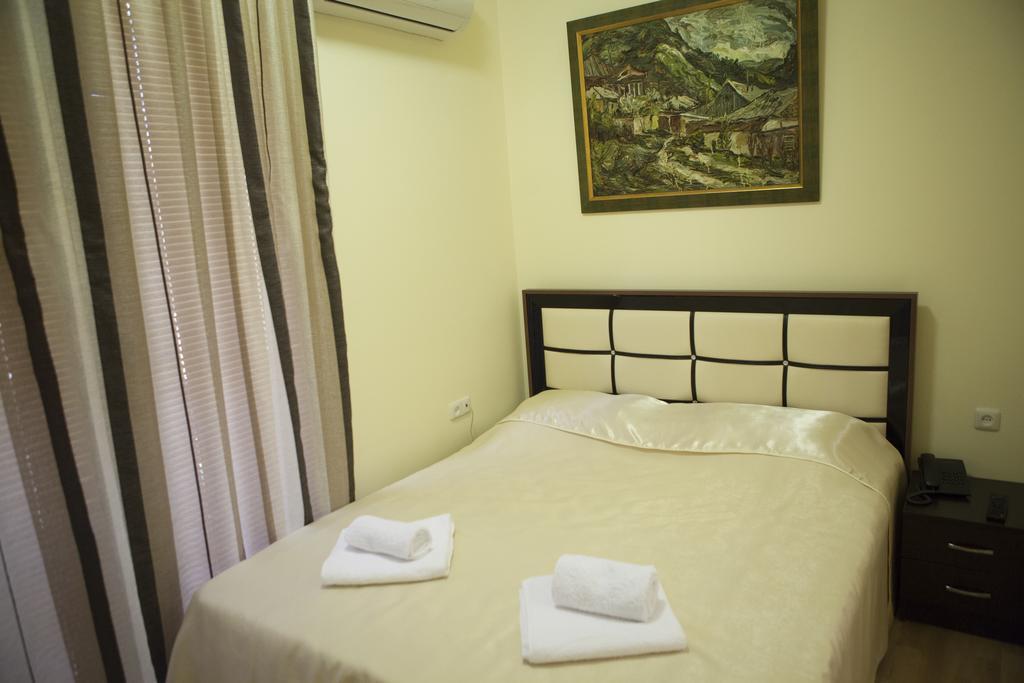 Daniel Boutique Hotel Erivan Exterior foto