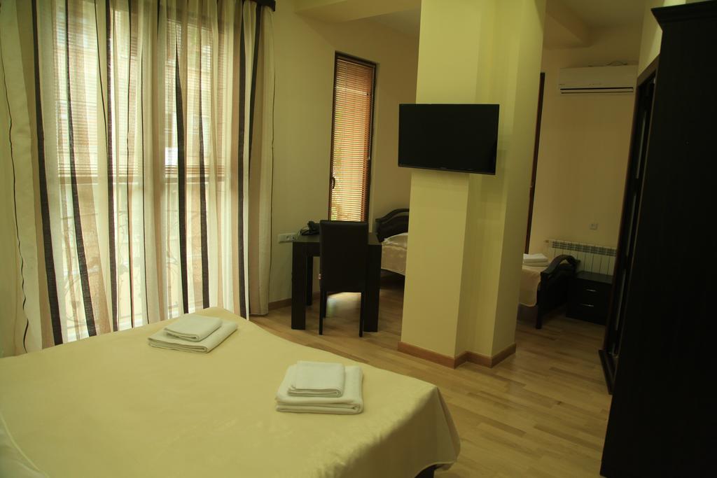 Daniel Boutique Hotel Erivan Exterior foto