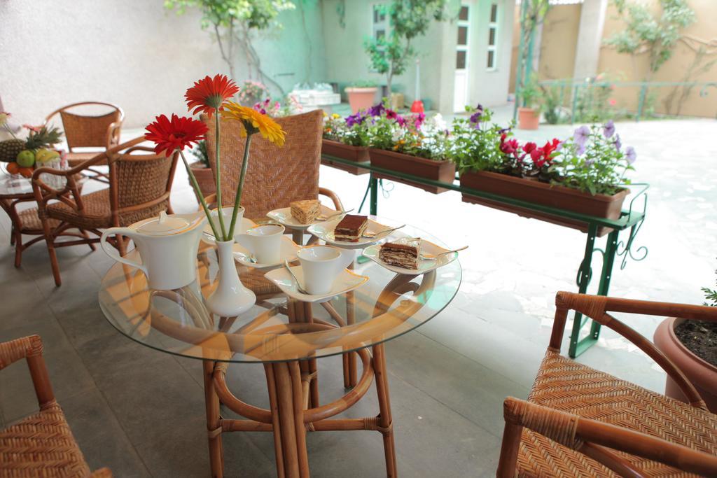 Daniel Boutique Hotel Erivan Exterior foto