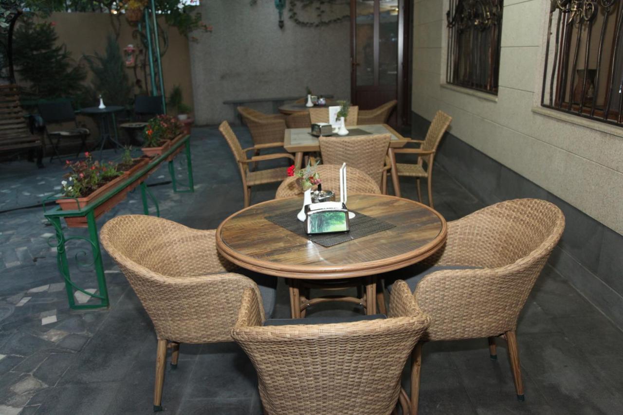 Daniel Boutique Hotel Erivan Exterior foto